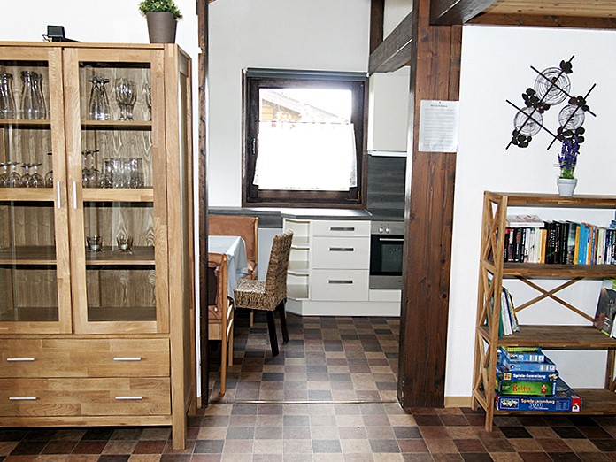 Blick vom Wohnzimmer zur Küche