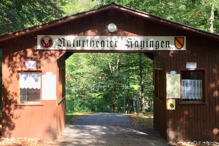 Eingang zum Naturtheater Hayingen