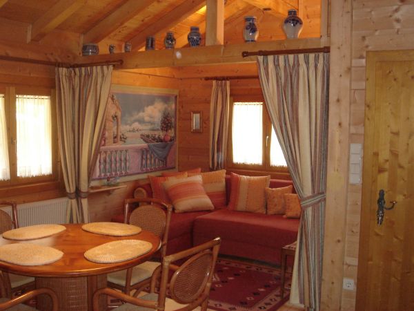 Wohnzimmer und Essecke